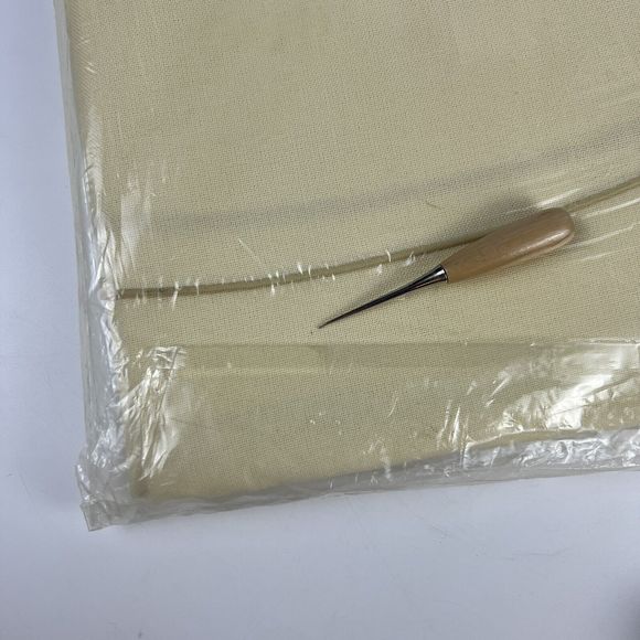 Vtg Oval Tablecloth Pale Yellow Cream Colorisma By Kemp & Beatley 60”X 105” NOS - Picture 9 of 9